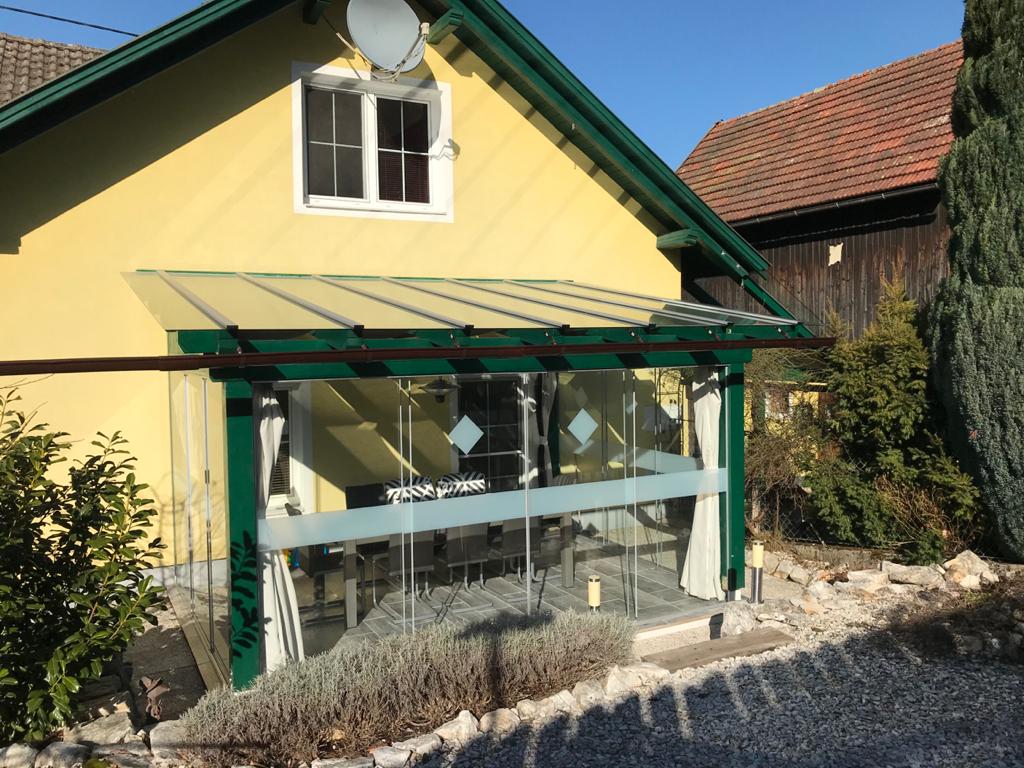 Glasüberdachung